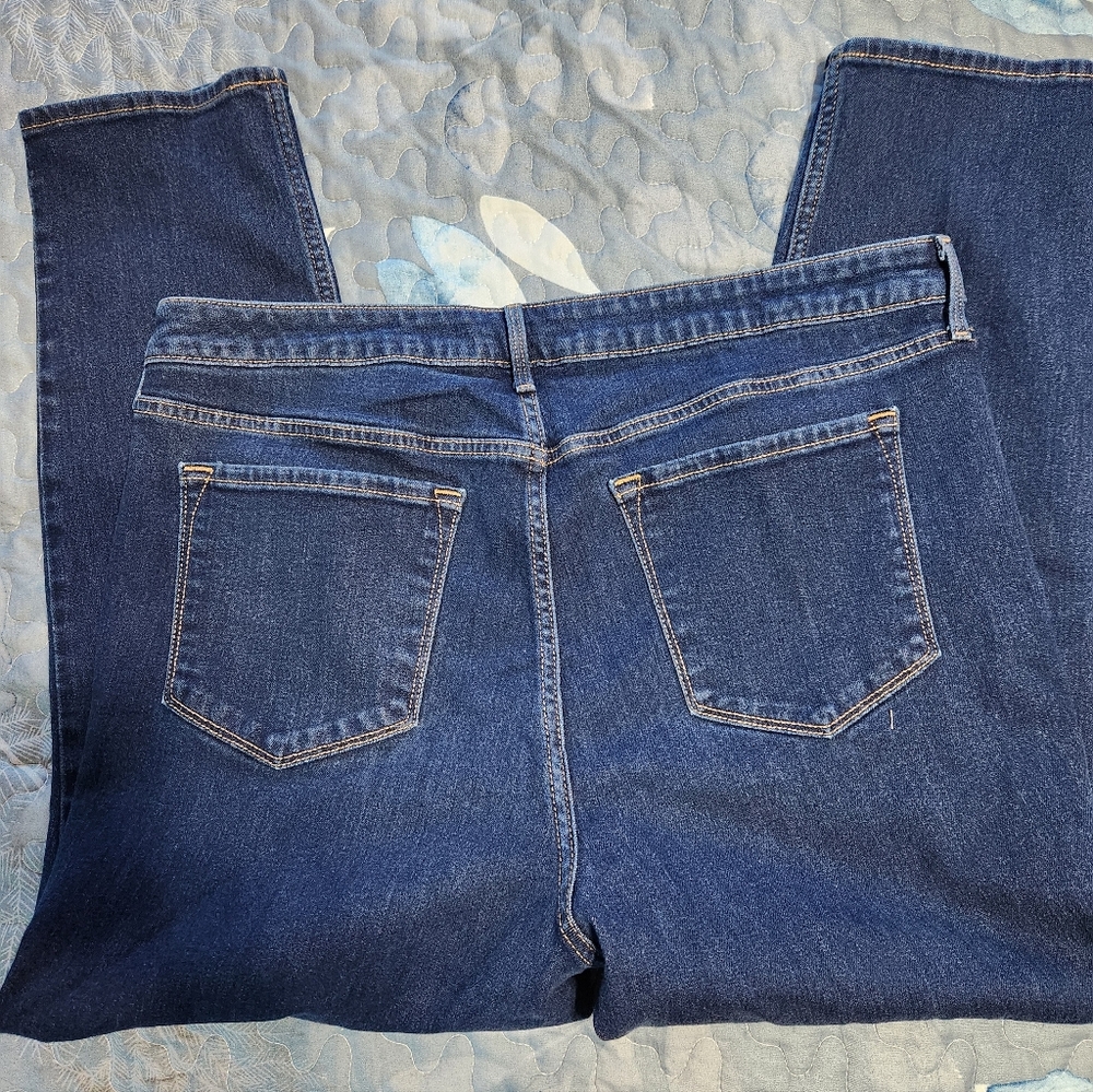Old Navy Women's Dark Blue Straight Leg Jeans - Picture 6 of 9